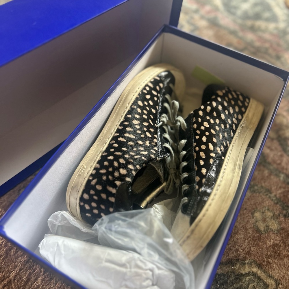 P448 Black and Cream Patterned Sneakers
